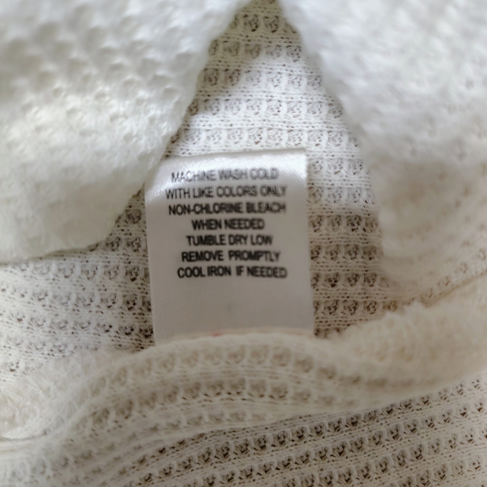 Vynal Icon Brand,Red and White Waffle Knit Top size L - Picture 4 of 8